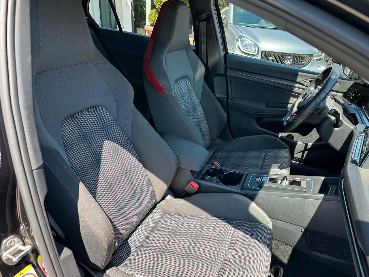 Volkswagen Golf 2.0 TSI GTI DSG