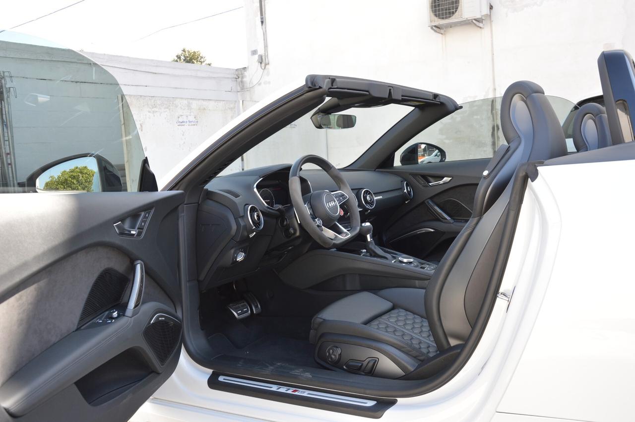 Audi TT RS Roadster 2.5 TFSI quattro S tronic