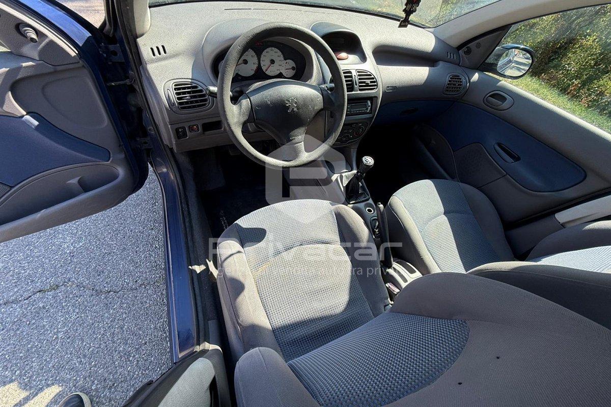 PEUGEOT 206 1.1 5p. XT