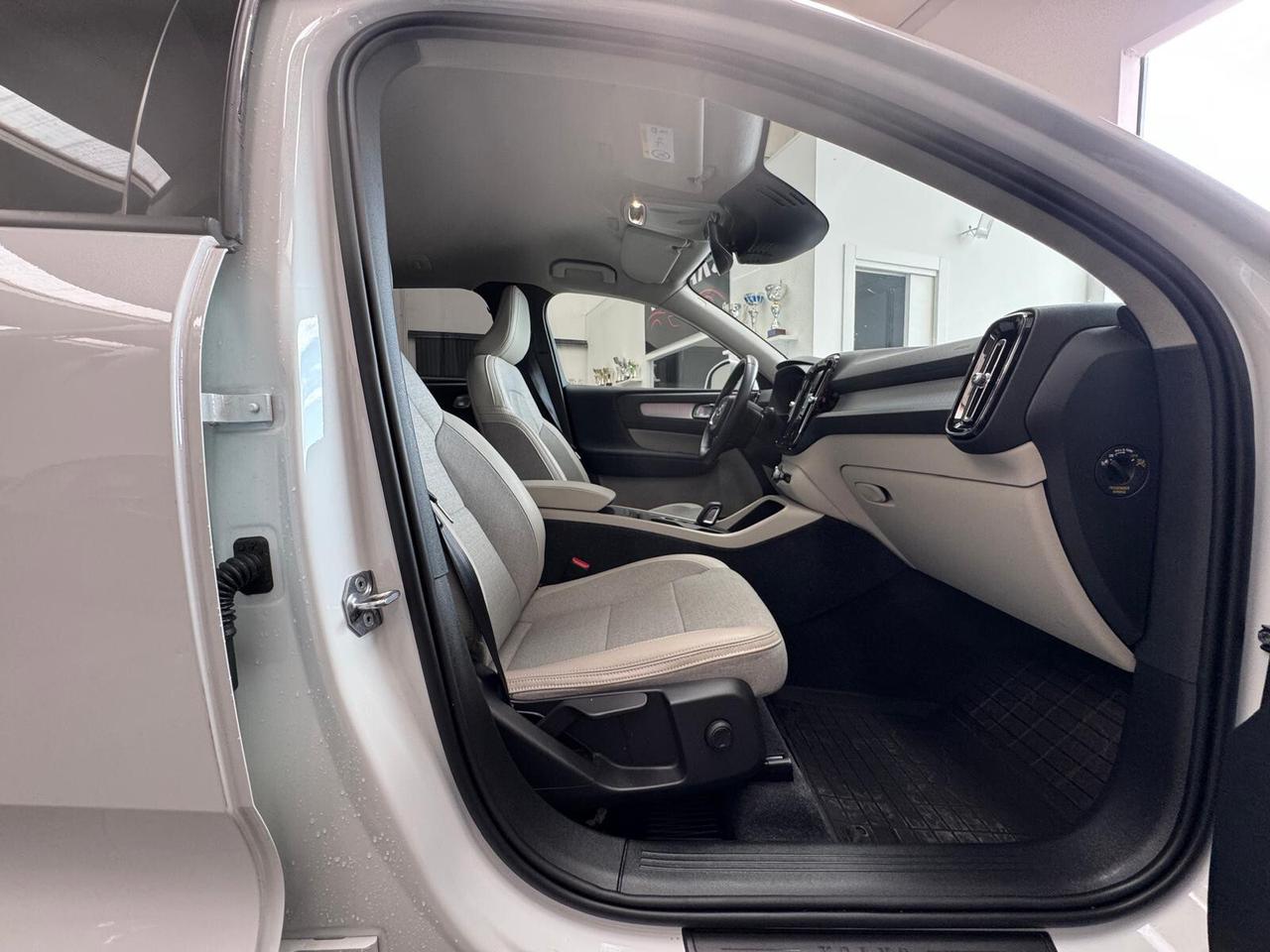 Volvo XC40 D4 AWD Geartronic Momentum