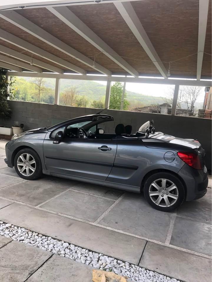 Peugeot 207 1.6 HDi 110CV CC Tecno