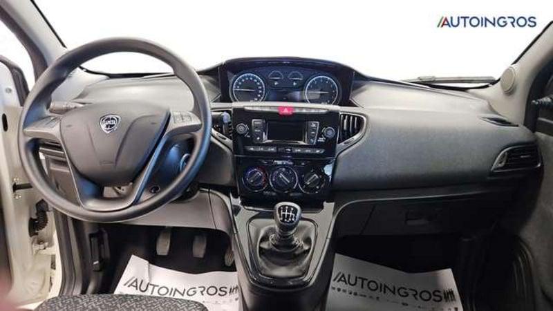 Lancia Ypsilon 1.0 FireFly Hybrid Silver
