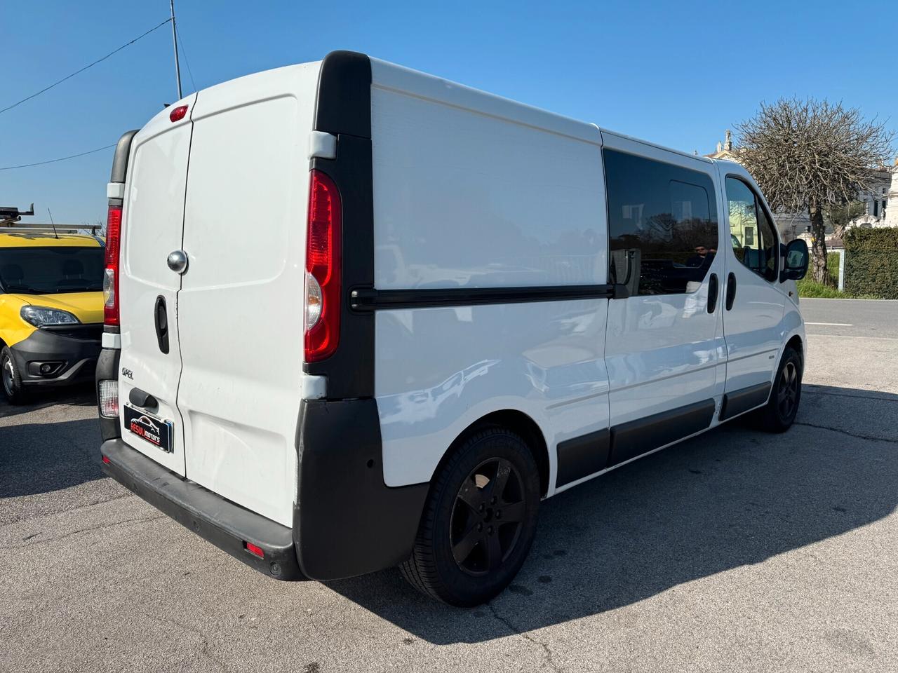 Opel Vivaro 29 2.0 CDTI PC-TN Combi Semivetrato M1