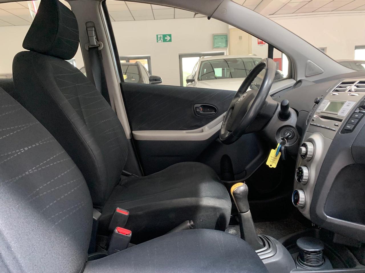 Toyota Yaris 5p 1.3 Sol