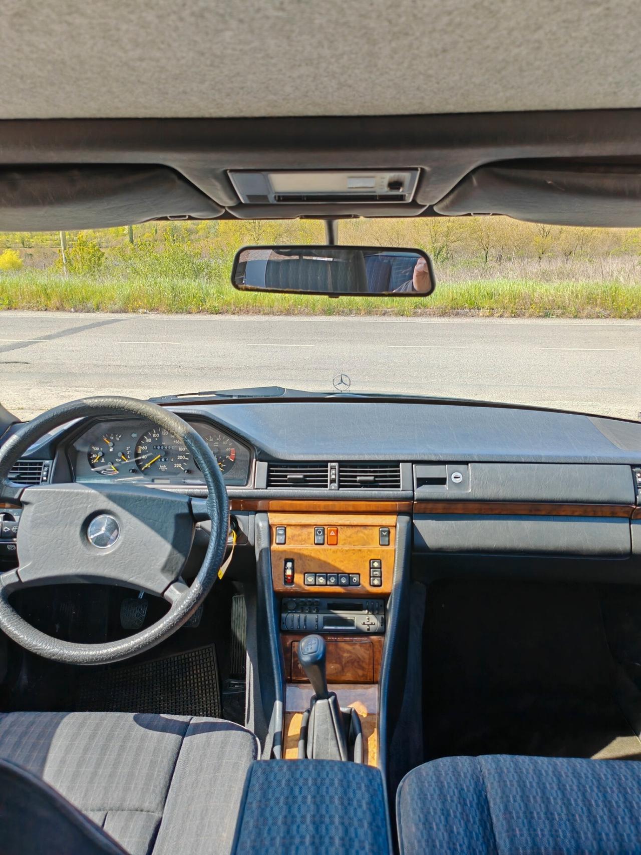 Mercedes-benz 190 2.0 E