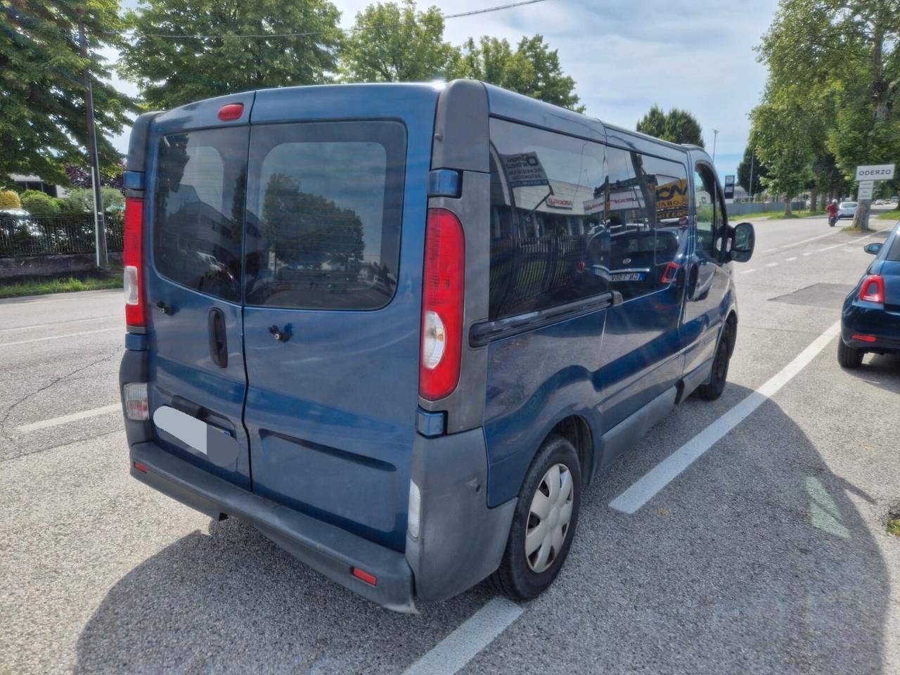 Renault Trafic T29 2.5 dCi/115 PC-TN Passenger Confort 9 POSTI