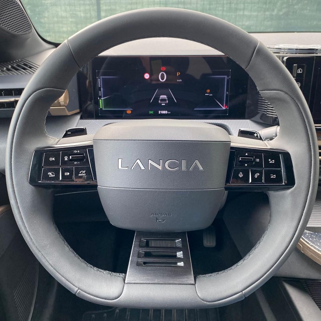 Lancia Ypsilon Hybrid e-DCT LX