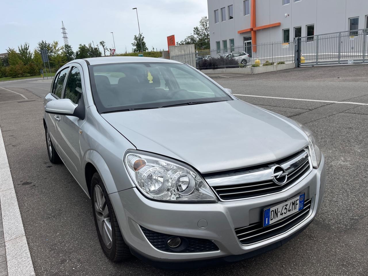 OPEL ASTRA 1.6 BENZINA-GPL 2028 EURO4 NEOPATENTATI