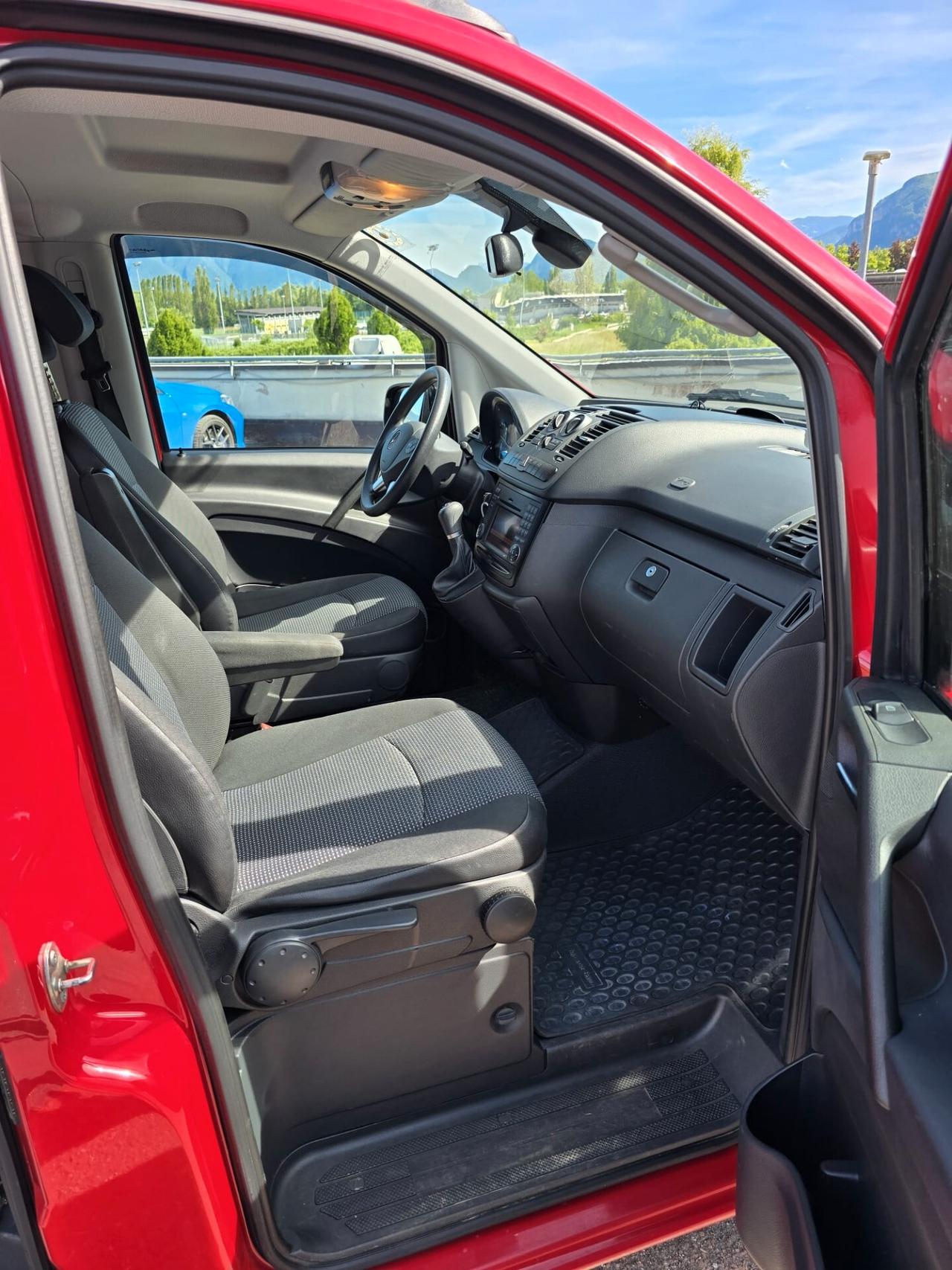 Mercedes-benz Vito 2.2 113 CDI 4x4 Long 8 POSTI
