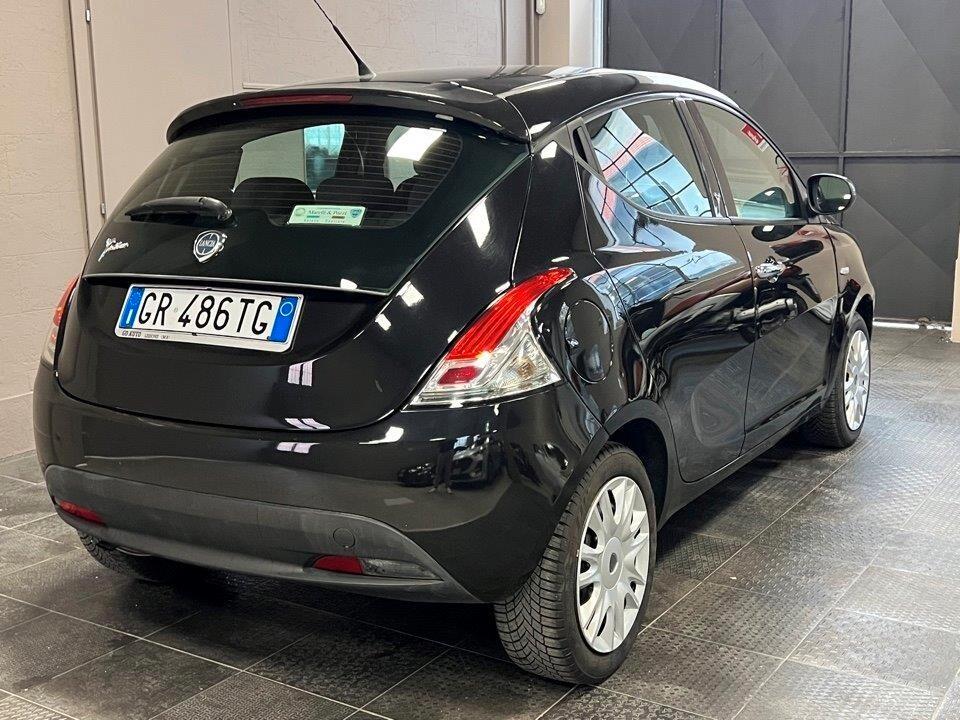 Lancia Ypsilon 1.2 Silver