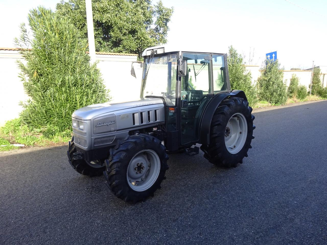 Lamborghini trattore agricolo frutteto 100 kv turbo