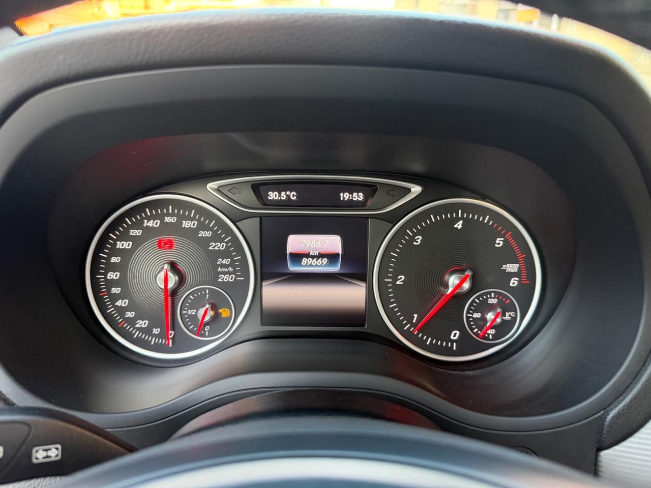 Mercedes-benz B 180 Premium 1.5 dci 110 cv Navig
