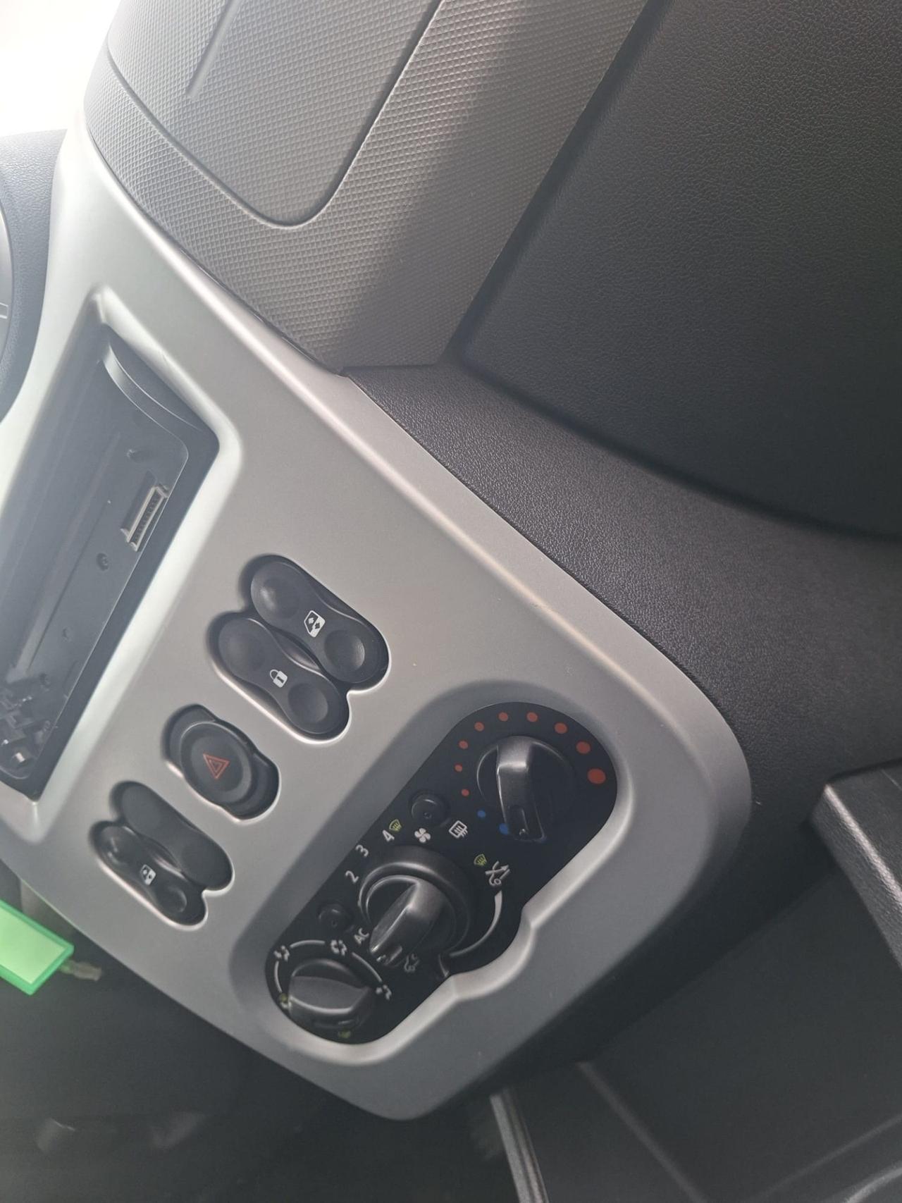 Dacia Sandero 1.2 16V GPL 75CV Story motore revisionato