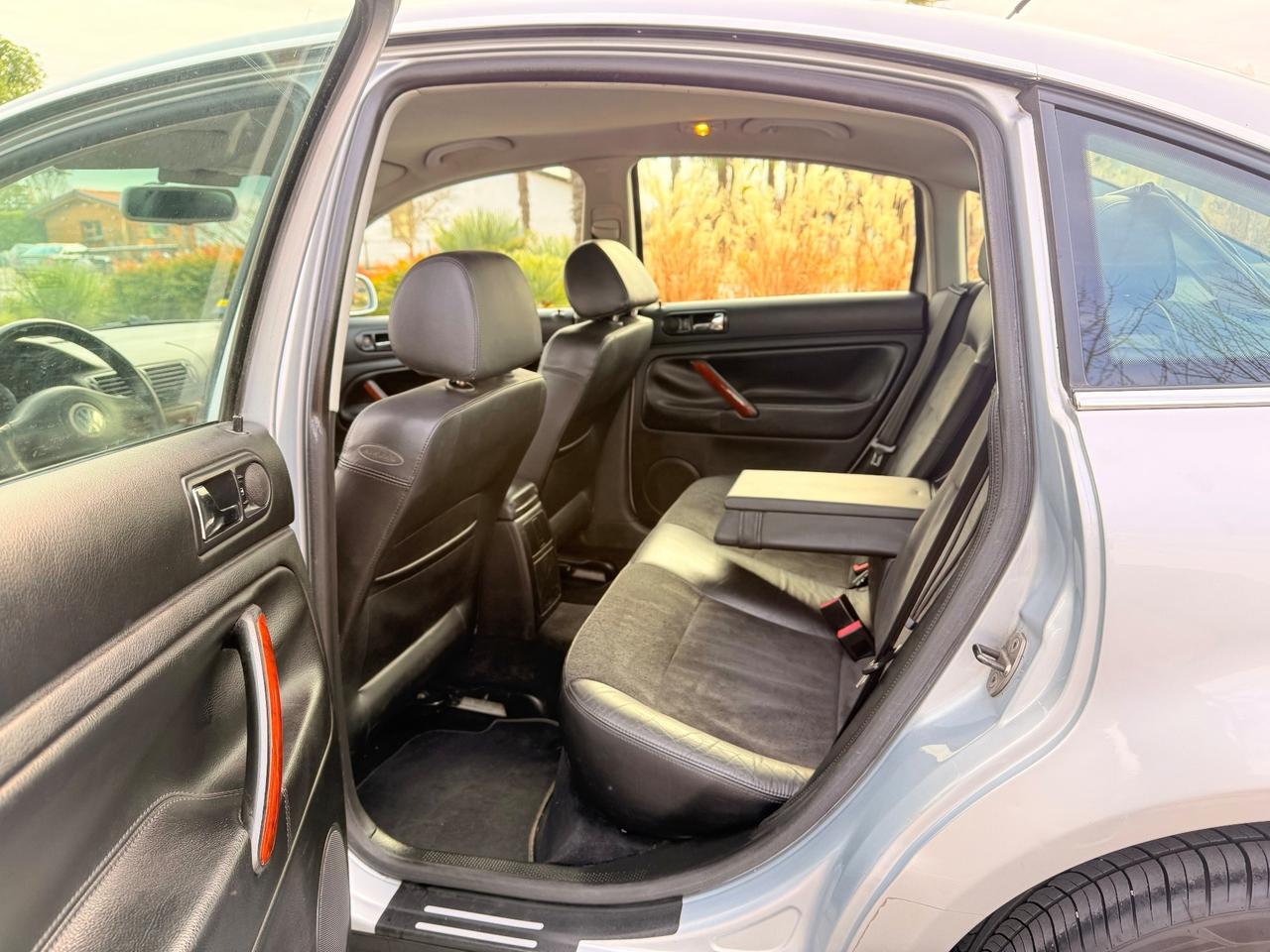 Volkswagen Passat 1.9 TDI/130 CV cat H.line Cambio automatico