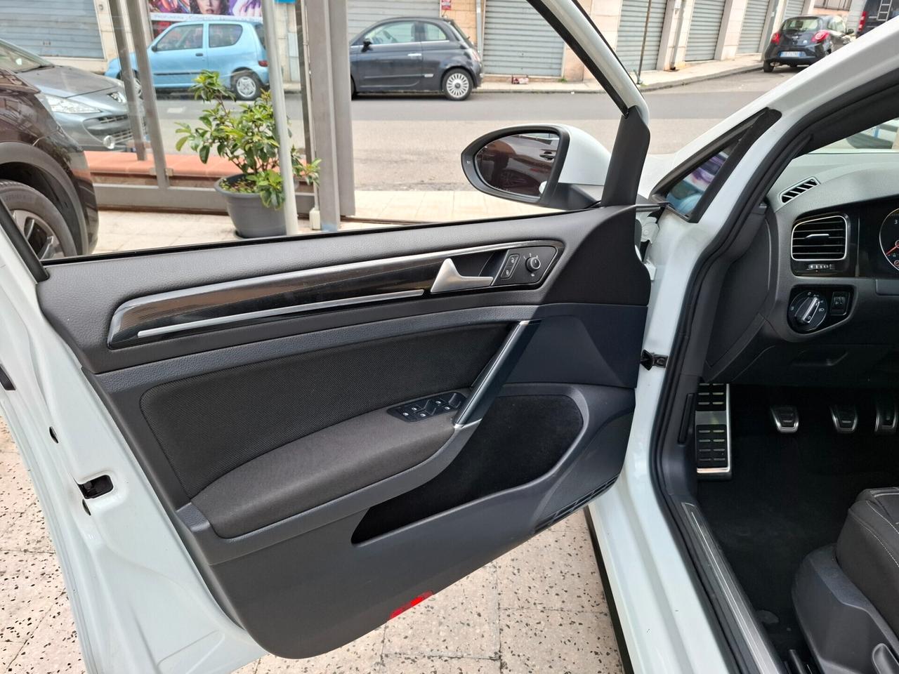 Volkswagen Golf - 2.0 TDI GTD PANO