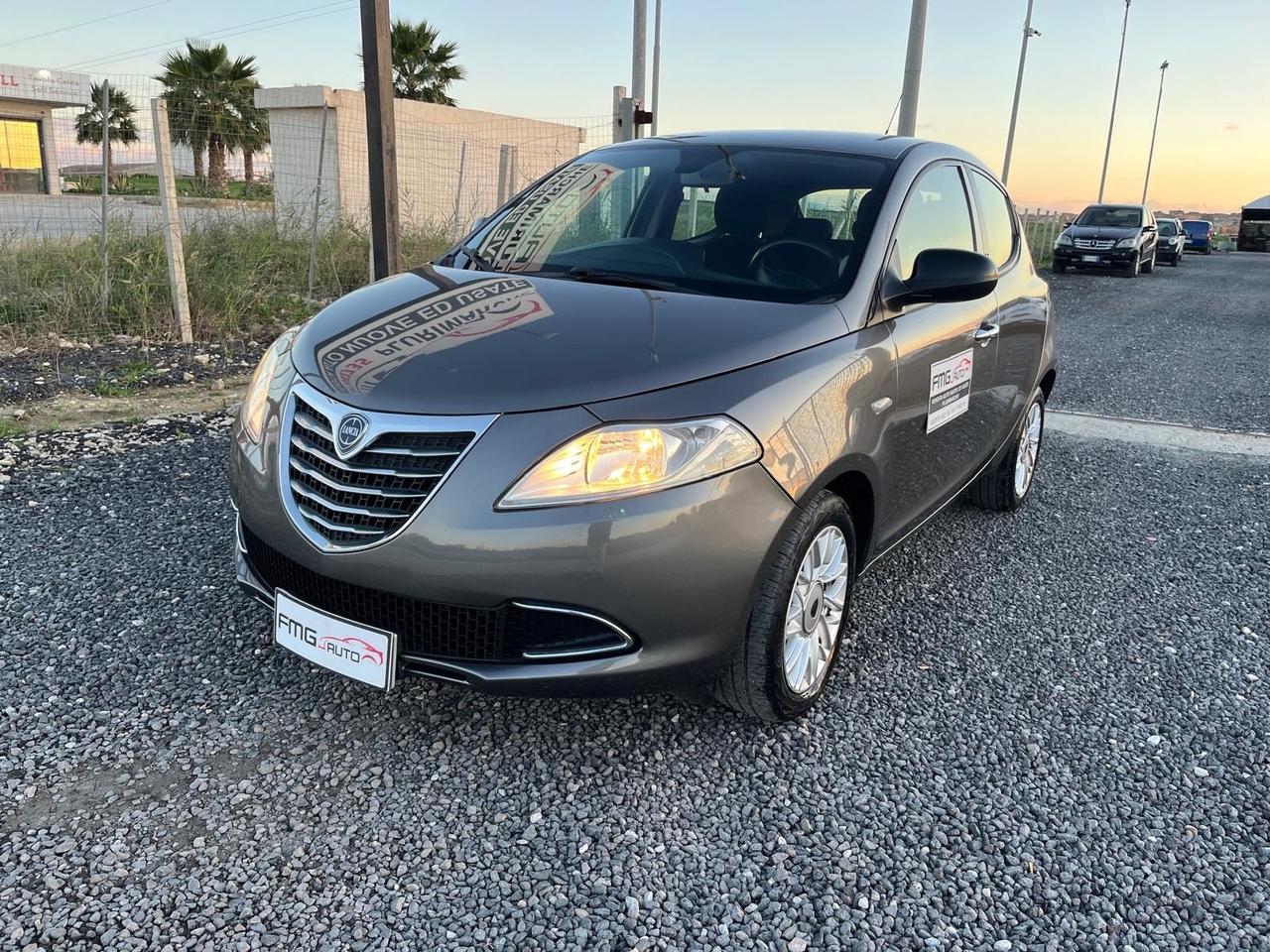 Lancia Ypsilon 1.2 69 CV 5 porte Gold