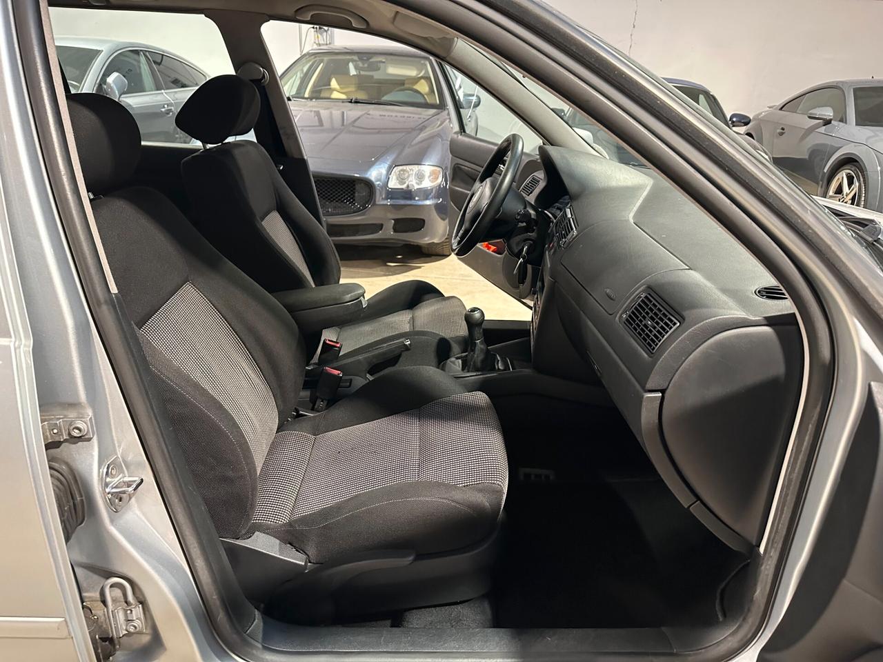 Volkswagen Golf 1.6 Variant Comfortline UNICOPROPRIETARIO