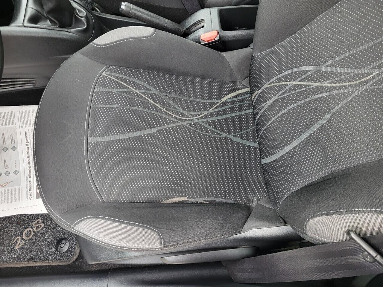 PEUGEOT 208 1,4 HDI-UNICO PROPRIETAR-4 REVISIONI