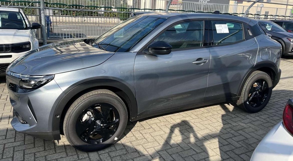 Alfa Romeo Junior 1.2 136 CV Hybrid eDCT6 Speciale AUTO A NOLEGGIO