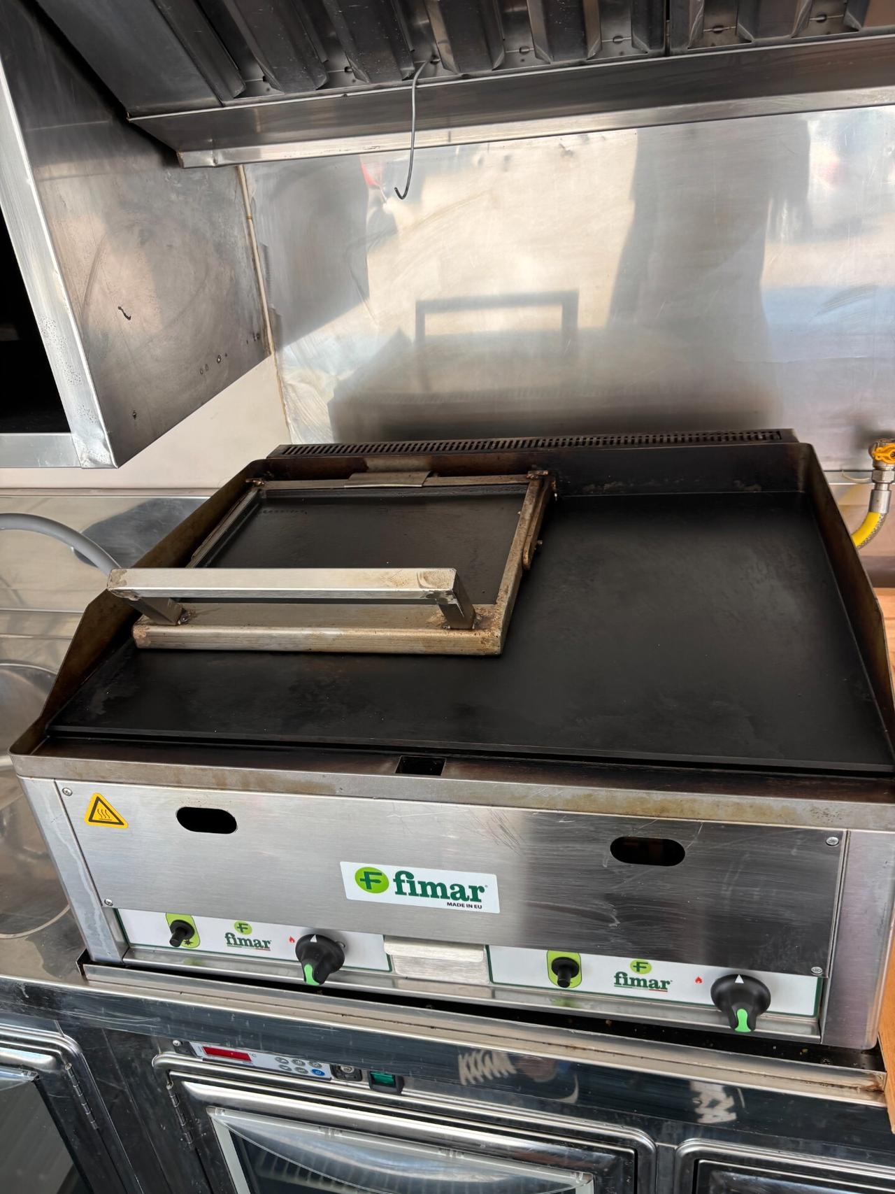 IVECO DAILY 65C/60 CON ALLESTIMENTO A PANINERIA COMPLETO DI TUTTO PIASTRA BANCONI FRIGORIFERI PICCOLO E GRANDE KAPPA AFFETTATRICE FRIGGITRICE AUTOCLAVE DI ACQUA DA 100 LITRI PER BANCONE DI PULIZIA LAVANDINO GRUPPO ELETTROGENO E PRONTO PER LAVORARE PE