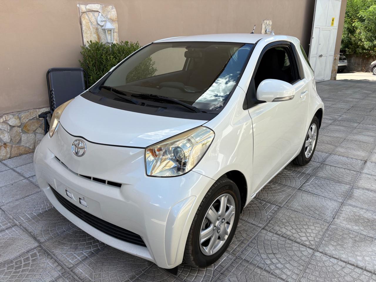 Toyota iQ 1.0