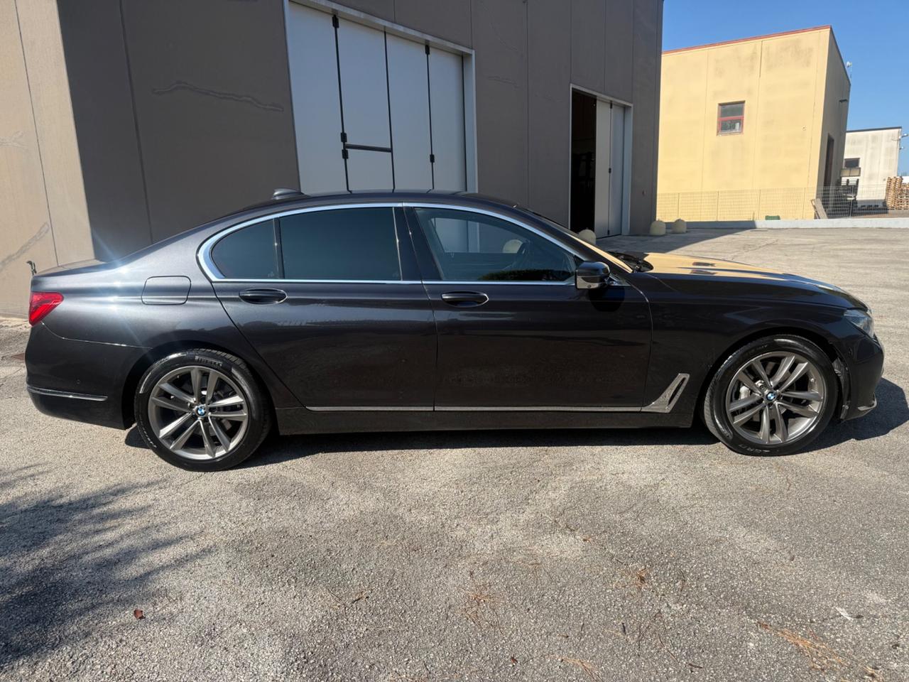 BMW 730 CARBON CORE 2017 12 MESI DI GARANZIA