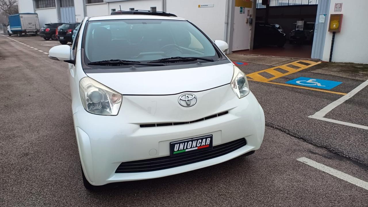 Toyota iQ 1.0 CVT Active