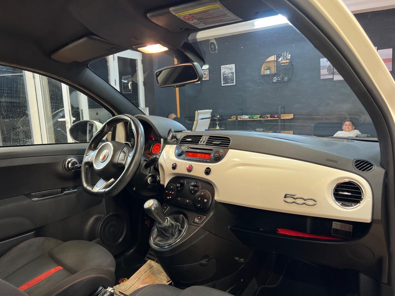 Abarth 500 1.4 Turbo T-Jet Custom