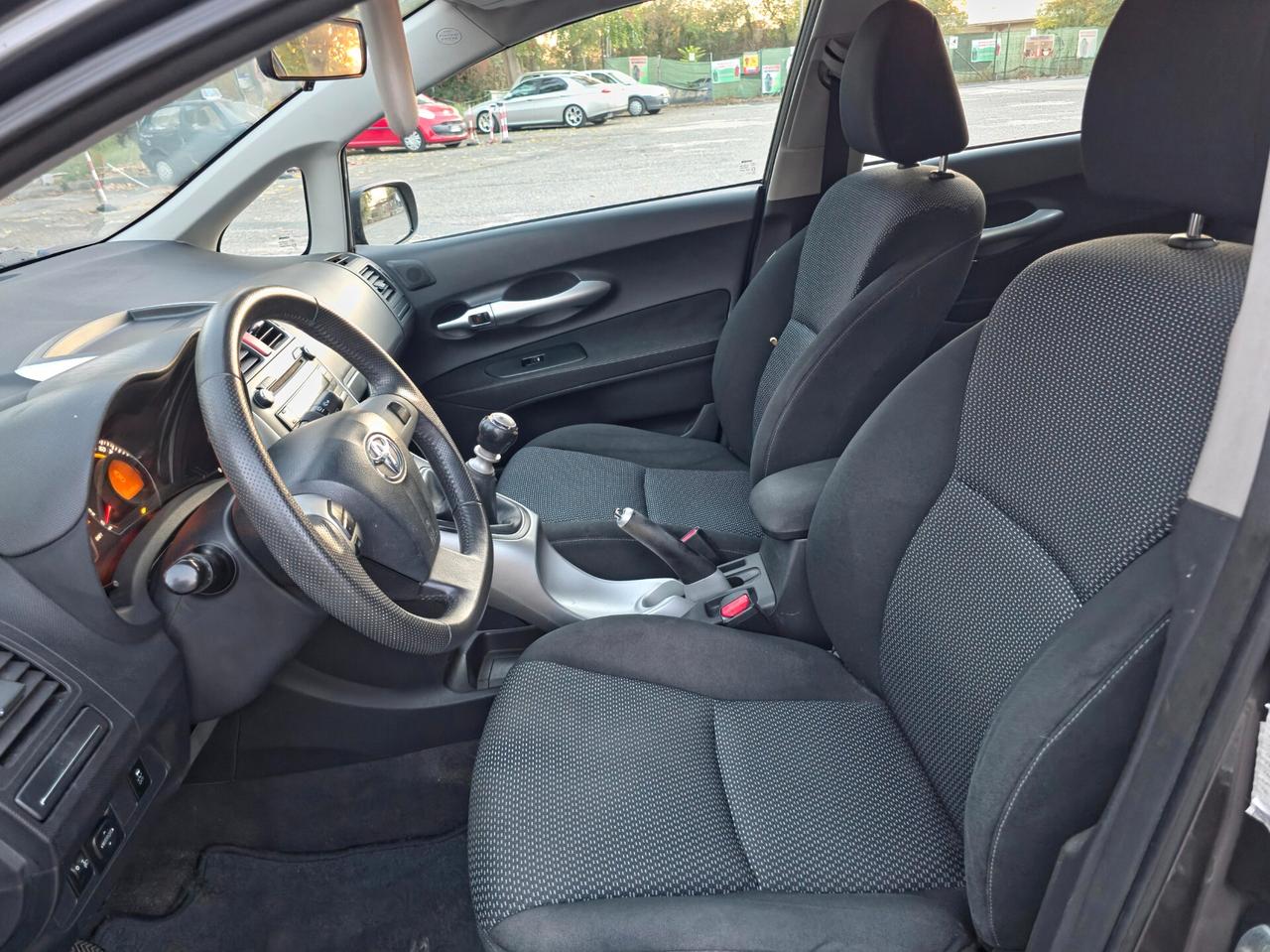 Toyota Auris 1.4 D-4D 5 porte CV-90 E4 Manuale NEO 2010
