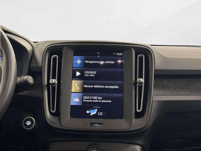 VOLVO XC40 T3 MOMENTUM CORE AUTOMATICA