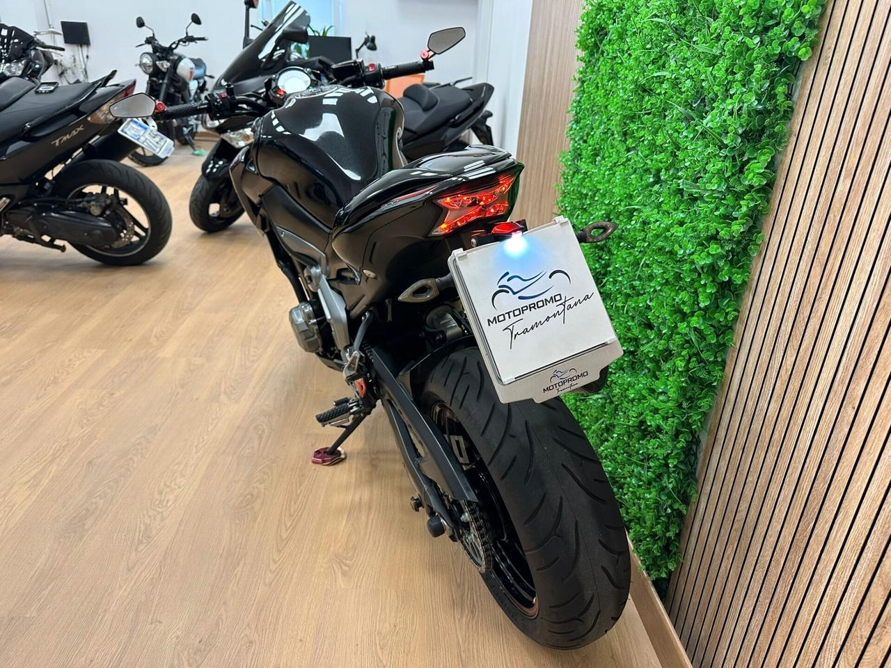 KAWASAKI Z900 Z 900 - 2018 AKRAPOVIC DA 129€ AL MESE
