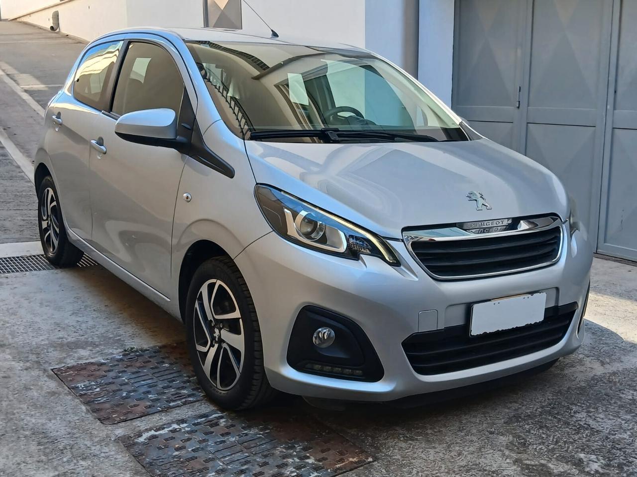 Peugeot 108 VTi 72 5 porte Allure TOP!