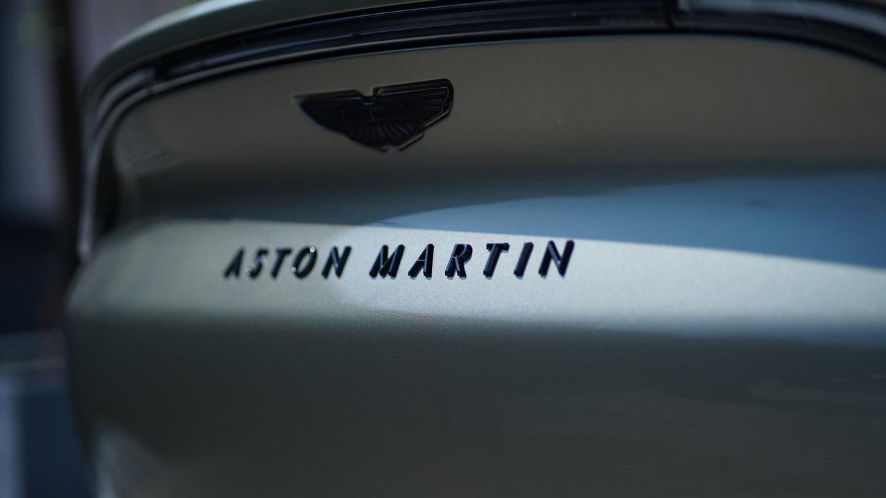 ASTON MARTIN DBX707 4.0