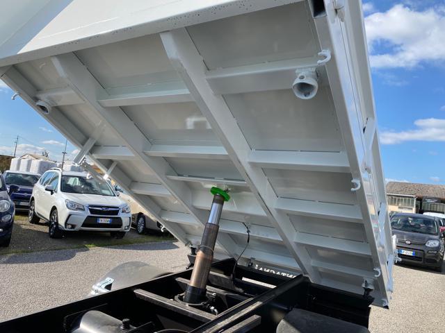 NISSAN Cabstar NT400 35.14 2.5 dci Ribaltabile Trilaterale
