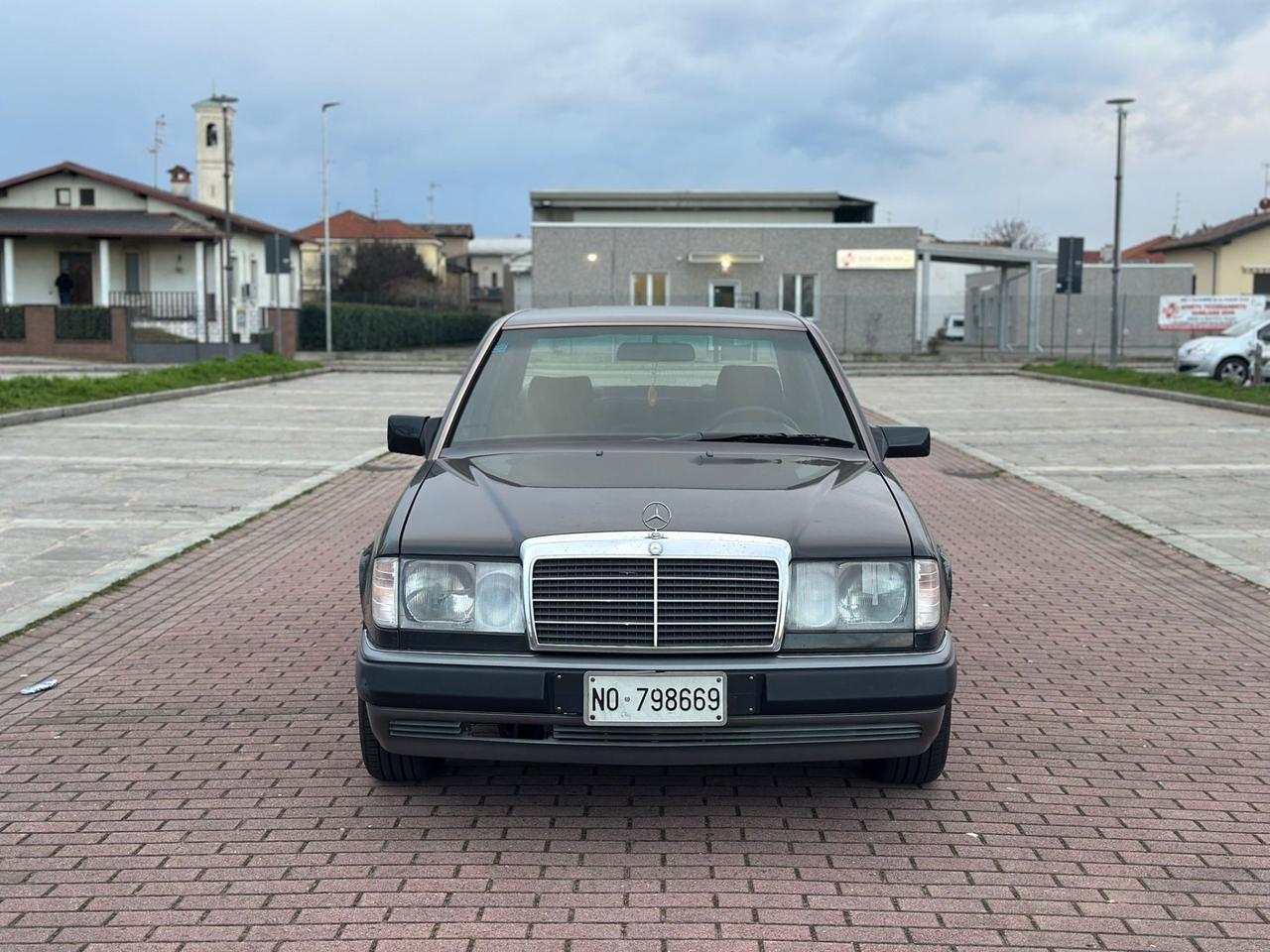 Mercedes-benz E 200 E200