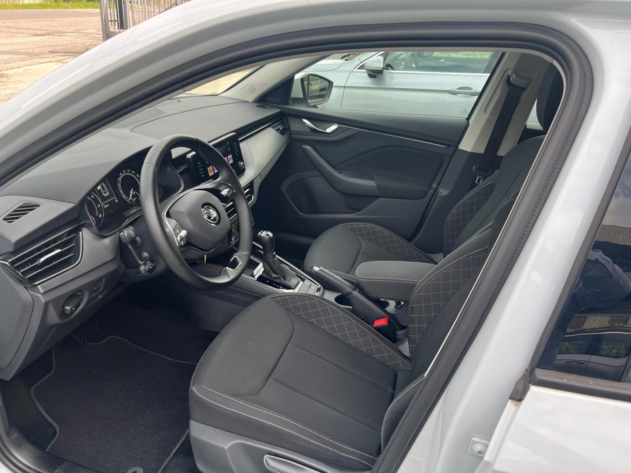 Skoda Kamiq 1.0 TSI 115 CV DSG AUTO/TELECAM **KM 70475**
