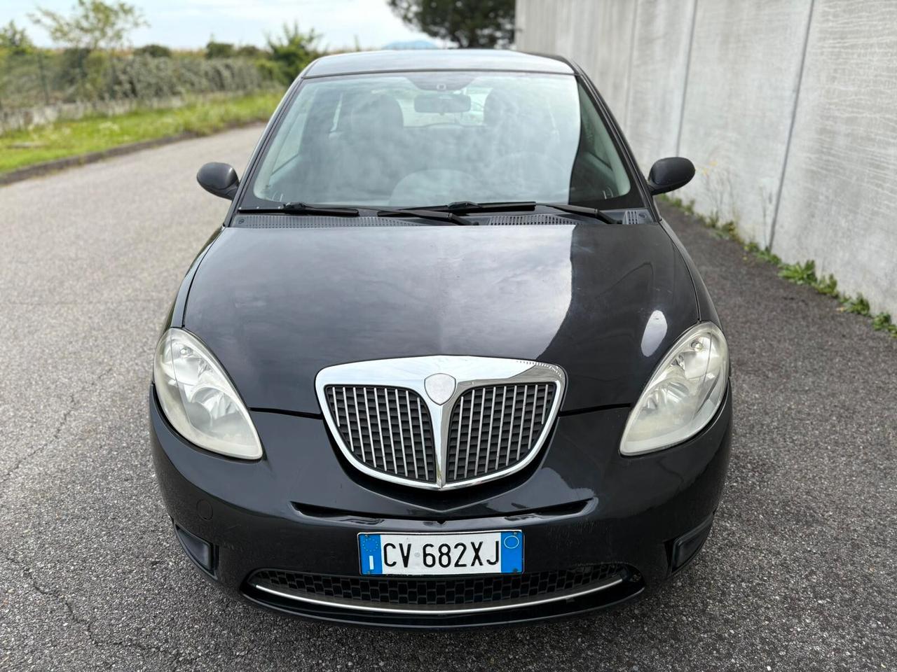 Lancia Ypsilon 1.2 Benzina 60cv NEOPATENTATI