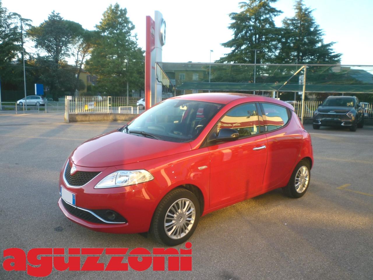 LANCIA Ypsilon 1.2 69 CV 5 porte Gold ROSSO 2018