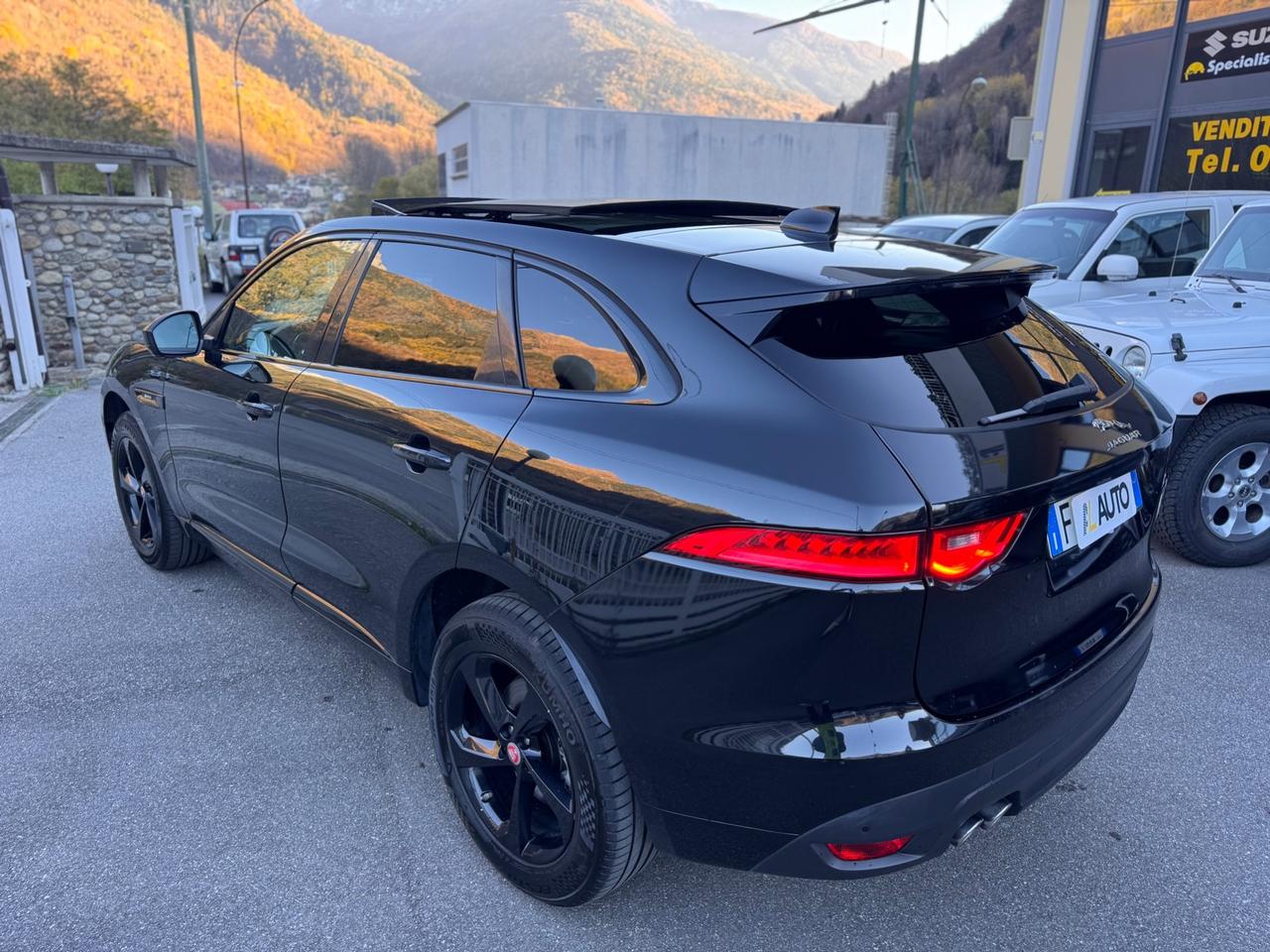 Jaguar F-Pace 2.0 D 180 CV AWD R-Sport