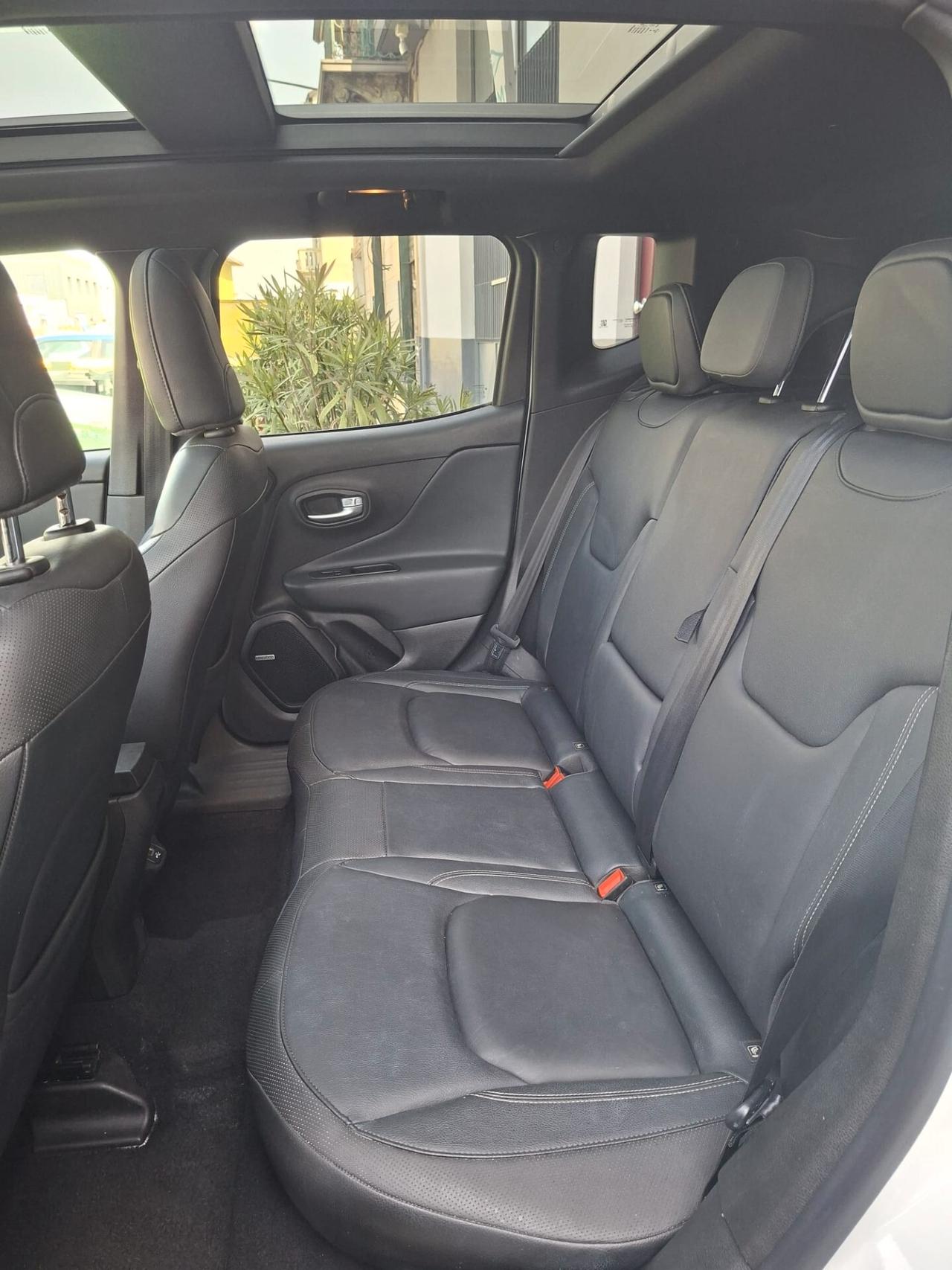 Jeep Renegade 1.3 T4 DDCT S