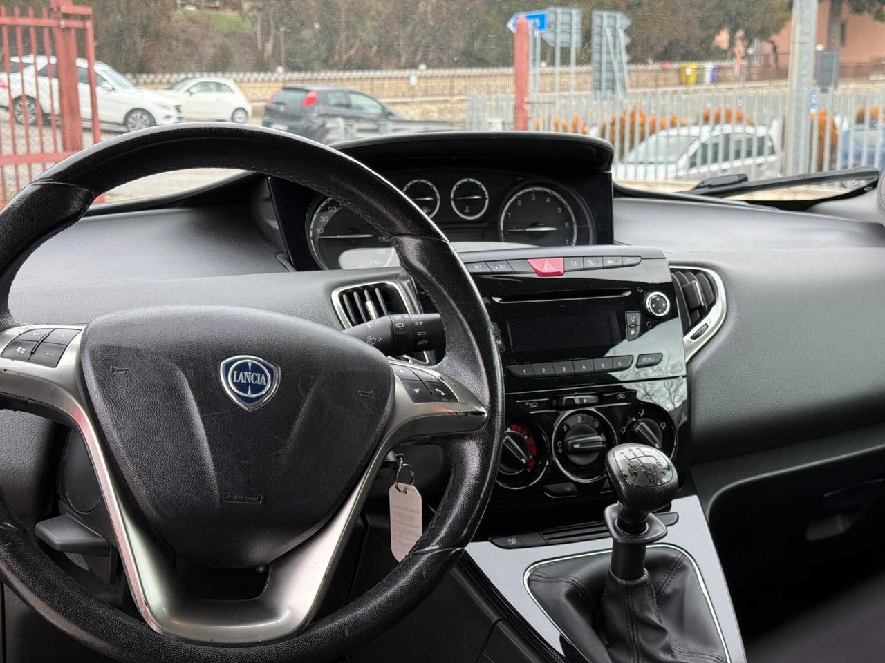 Lancia Ypsilon 1.2 69 CV