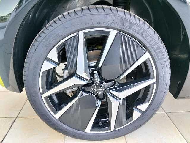 Peugeot 208 Hybrid 136 e-DCS6 GT