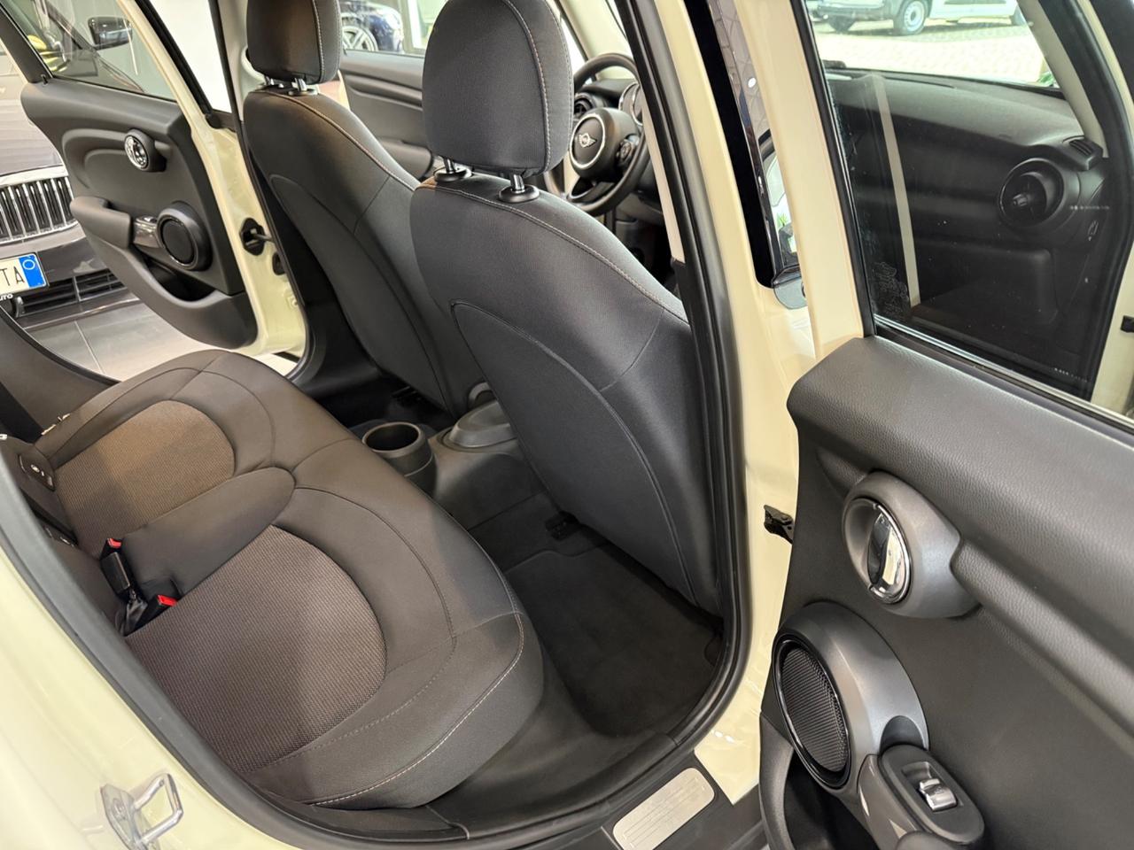 Mini 1.5 One 75 CV 45.000 km Neopatentati