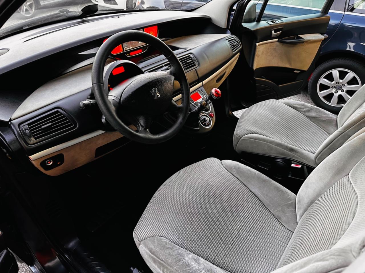 Peugeot 807 2.0 HDi 6Marce 7Posti Exclusive