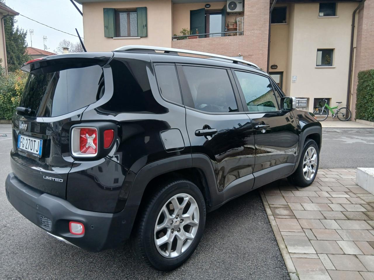 Jeep Renegade 1.6 Mjt 120 CV Limited tua a € 199 mese