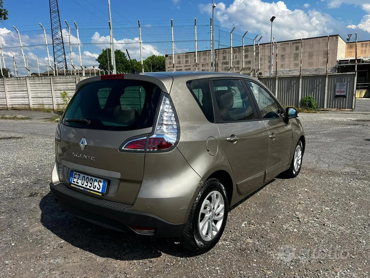 RENAULT SCENIC CAMBIO AUTOMATICO 12 MESI GARANZIA