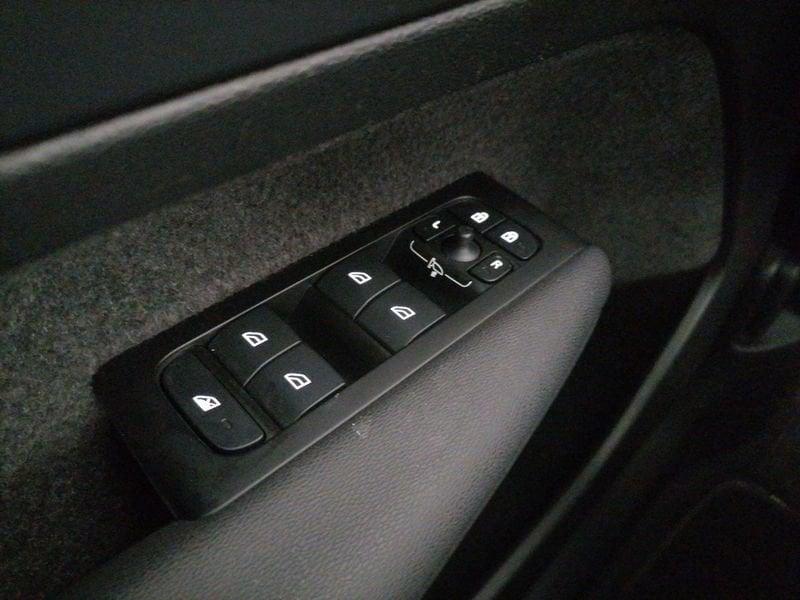 Volvo XC40 1.5 t2 Momentum auto my21