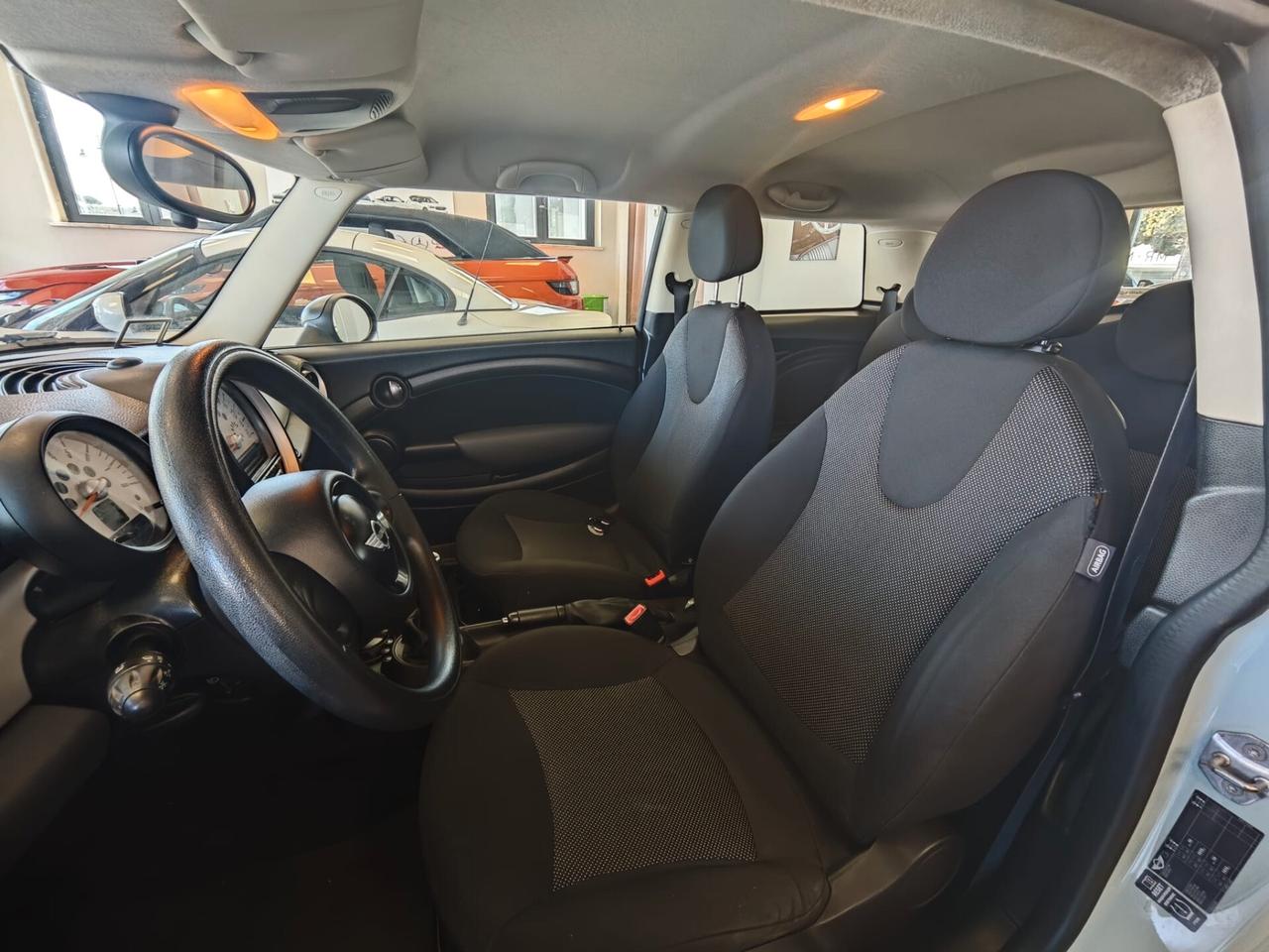 Mini 1.6 16V One (55kW)