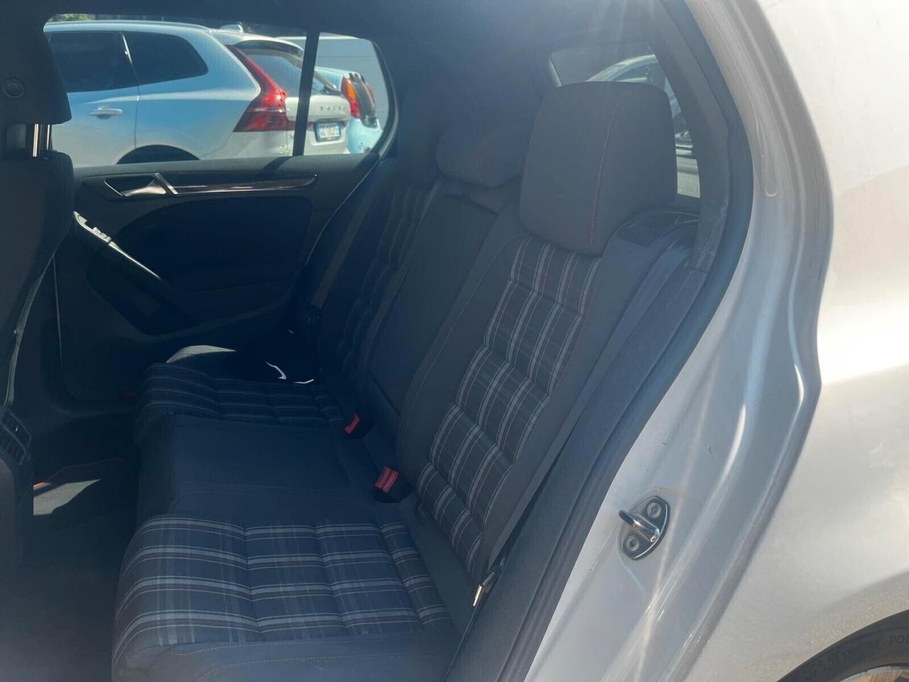 Volkswagen Golf GTI 2.0 TSI DSG 5p. - 2011