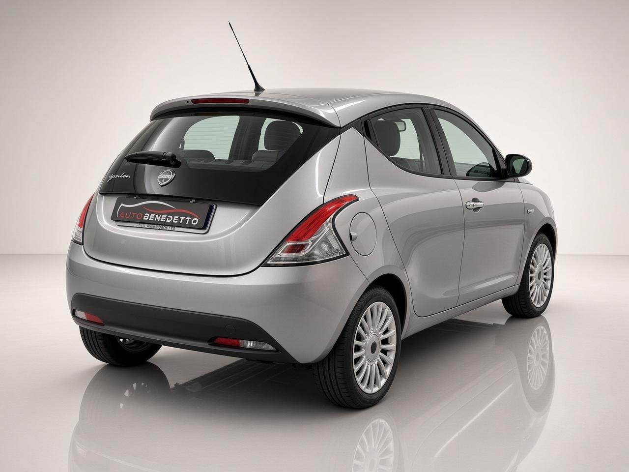 Lancia Ypsilon 1.3 MJT 95cv Gold 2013
